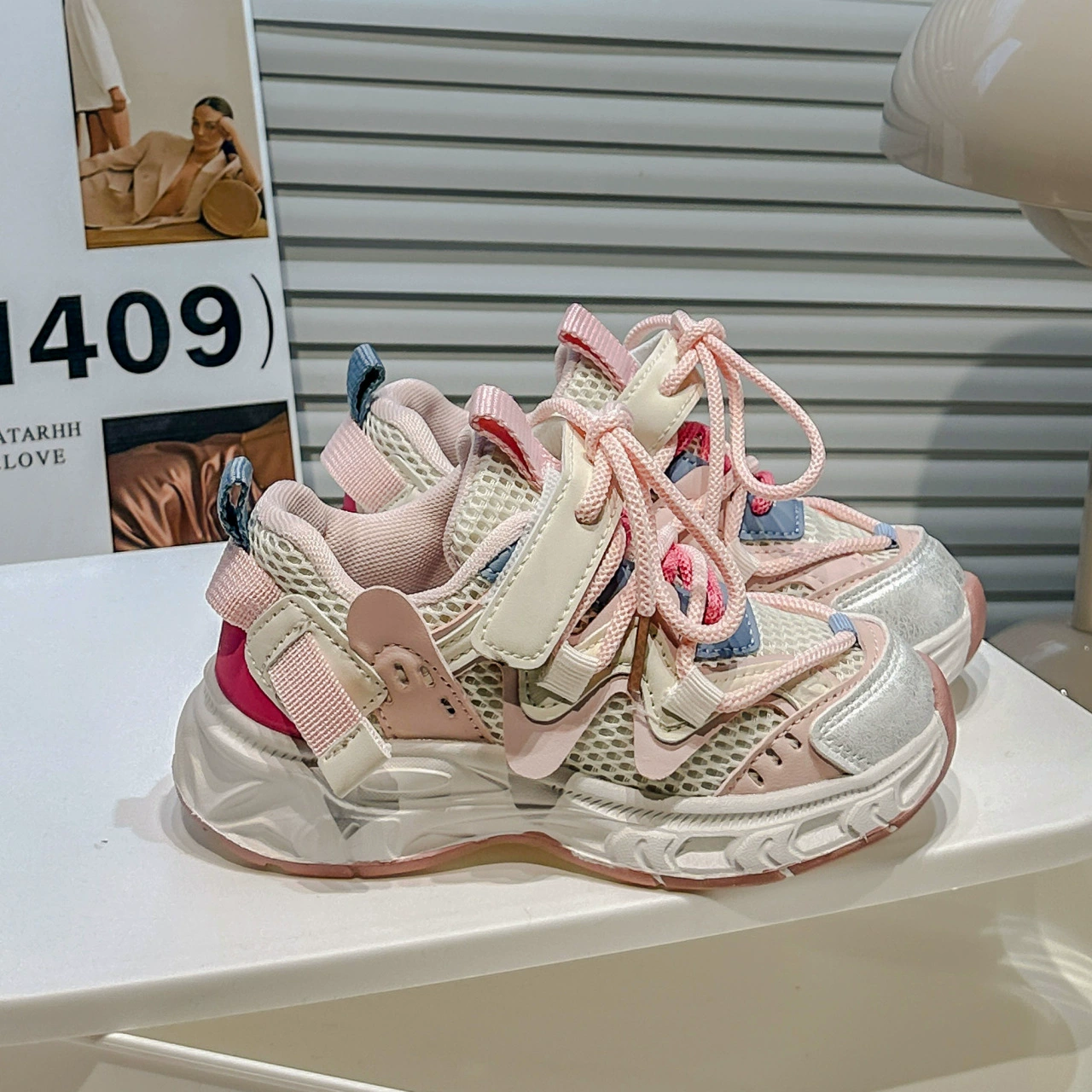Оптовая детская обувь Dad's Shoes 2025 весна новые детские кроссовки легкие средние и большие размеры детская повседневная обувь с мягкой подошвой тренд
