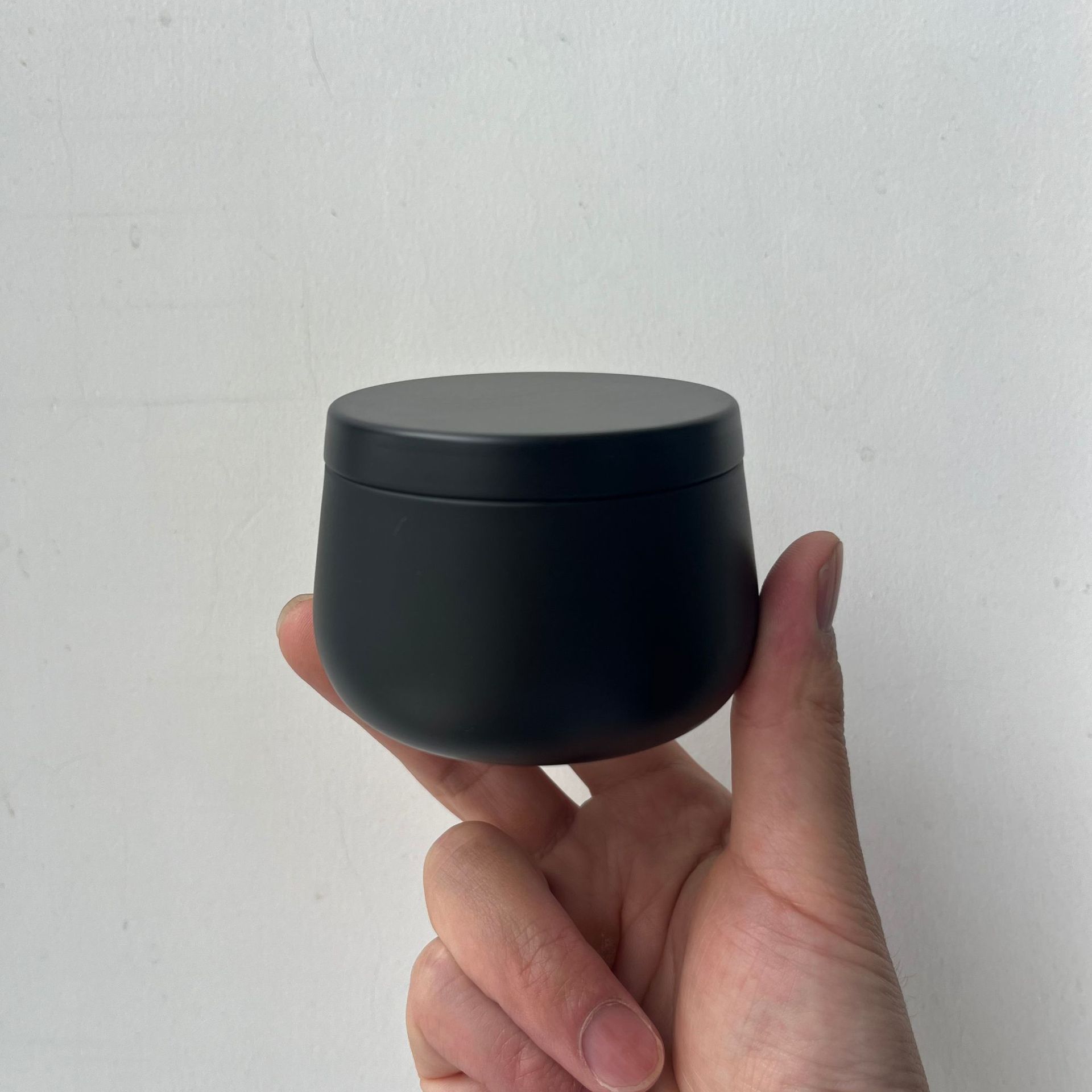 En stock: Juego de 24 cajas de hojalata con tapa sellada, imitación madera, para dulces, velas y aromaterapia, de 4oz y 8oz, latas de hojalata sin costuras.