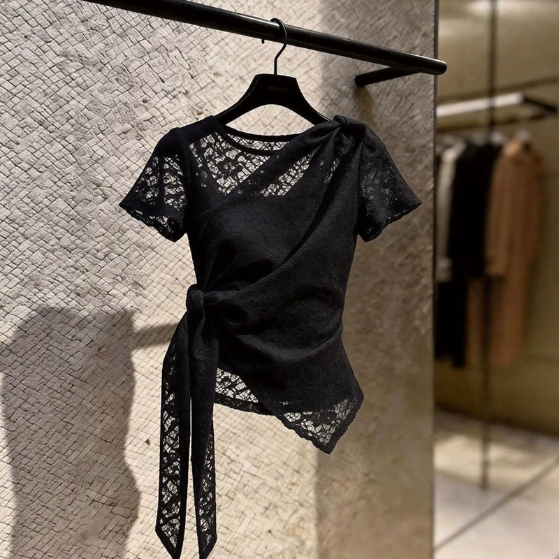 Unique, Beautiful, and Super Stylish Women's Tops, New High-End Design for Summer 2026, Niche Fashion with a Sense of Elegance, Available for Dropshipping