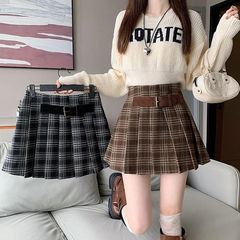 アメリカ学院風レトロなカレー色のチェック柄のスカート
