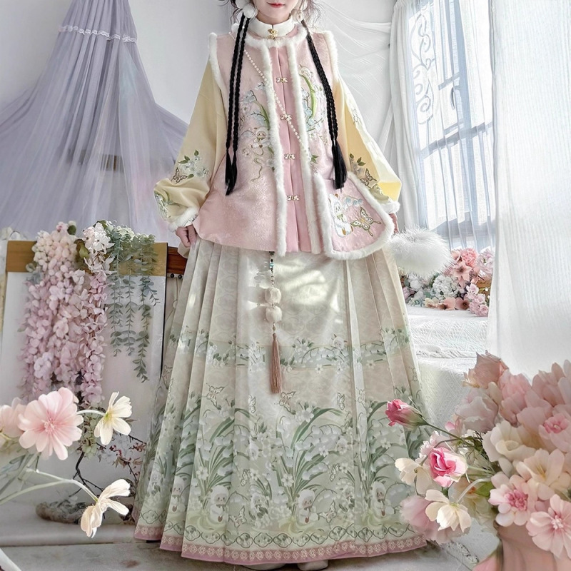 Original Ming Dynasty-Style Hanfu for Women, 2026 New Winter Thickened Bi-Jia and Mamian Skirt, Sweet and Cute Chinese Style Daily Outfit Original Ming Dynasty-Style Hanfu for Women, 2026 New Winter Thickened Bi-Jia and Mamian Skirt, Sweet and Cute Chinese Style Daily Outfit