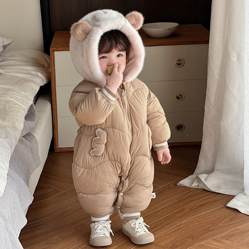 2024 nuevo bebé de invierno de dibujos animados coreanos lindo oso bebé grueso cálido cómodo abrigo de algodón de una pieza suave