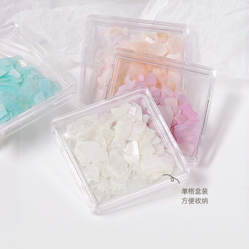 Manicuría irregular conchas de color fantasma rojo en línea con el mismo tipo de abalón natural ultra delgado fragmentos japoneses de decoración de uñas