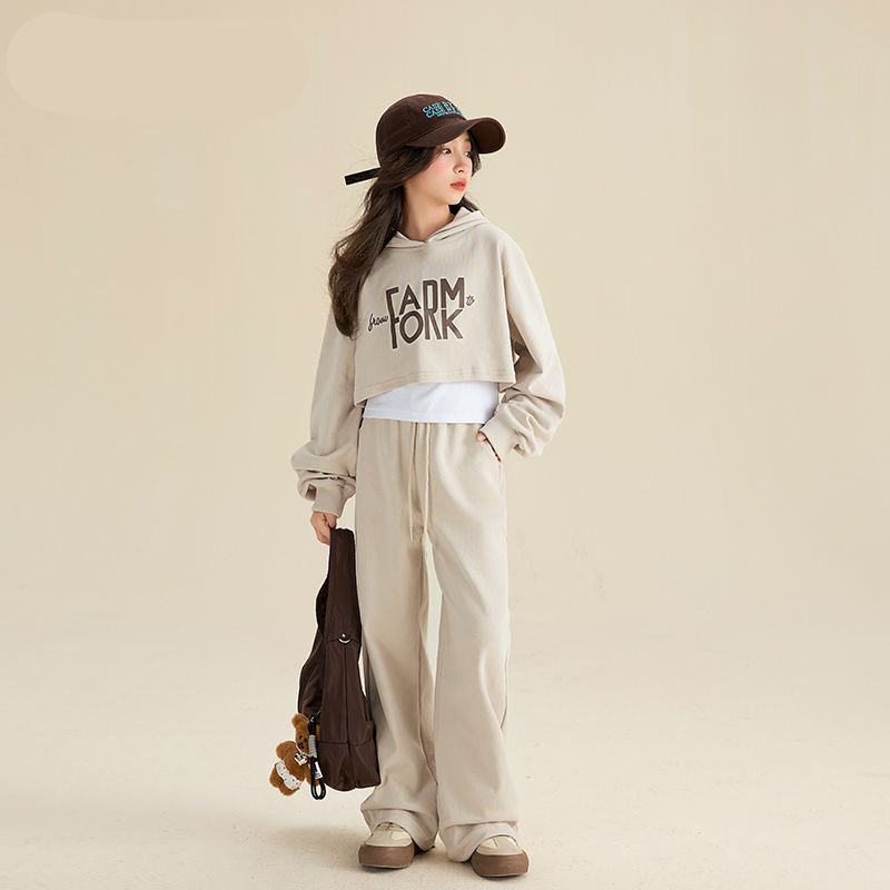 Traje de otoño para niñas, celebridad de Internet 2024, nuevo estilo, moda occidental, suéter de manga larga casual coreano de tres piezas
