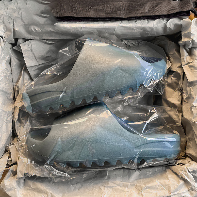 OG YEEZY 코코넛 슬리퍼 남성 신발 2025 새로운 여름 겉옷 여성용 미끄럼 방지 내마모성 슬리퍼