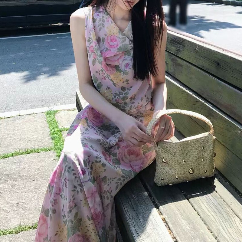 Korean-Style Fairy Dress with a Cross-Over Neckline, Sleeveless Floral Long Dress, Gentle Pink Rose Print Dress Korean-Style Fairy Dress with a Cross-Over Neckline, Sleeveless Floral Long Dress, Gentle Pink Rose Print Dress