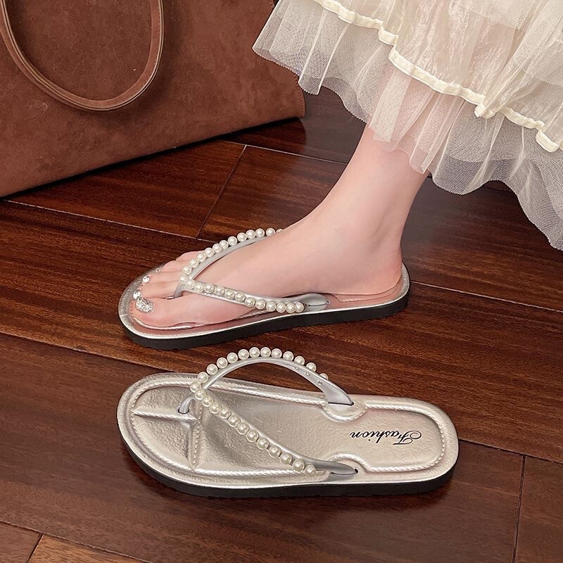 2025 New Summer Flats Flip-Flops for Women to Wear Soft-Soled Fashionable Beach Lightweight Flip-Flops Pearl Sandals 2025 New Summer Flats Flip-Flops for Women to Wear Soft-Soled Fashionable Beach Lightweight Flip-Flops Pearl Sandals