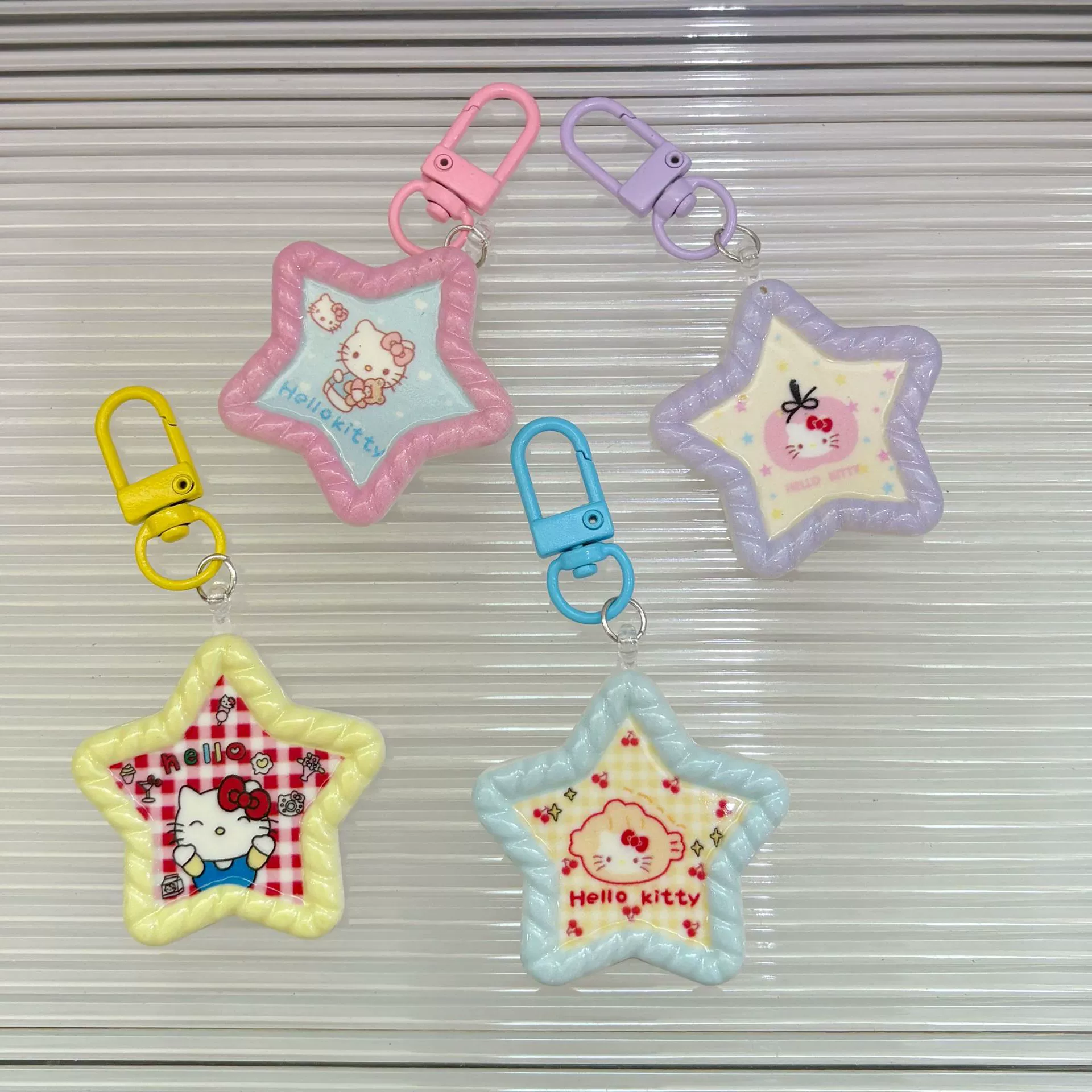 Подвеска для сумки Hello Kitty звезда, мультяшный брелок, разноцветные варианты (0,03 кг)