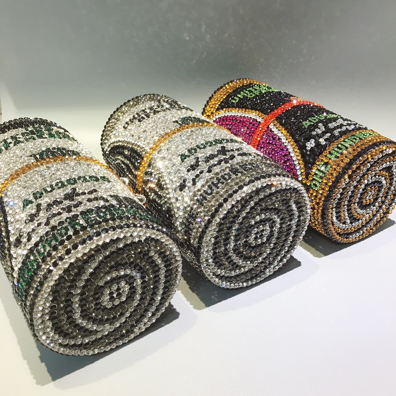 Nuevo rollo de bolsas de cristal de dólar bolsas de mano de banquete de diamantes cilíndricas bolsas de cena de metal