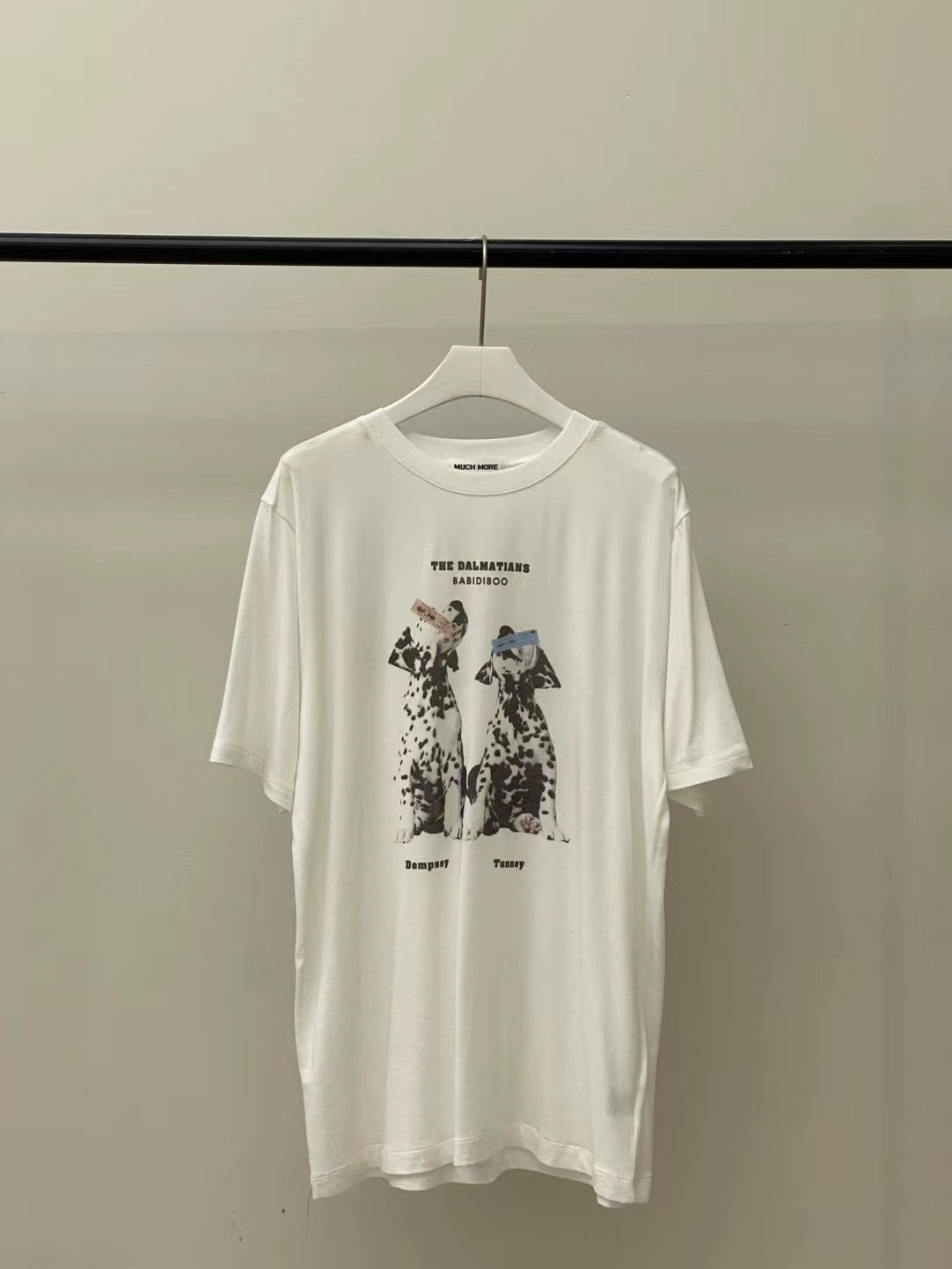 今なら2025年夏新作韓国デザイナーマッチm*reカジュアルドッグレタープリント半袖Tシャツ