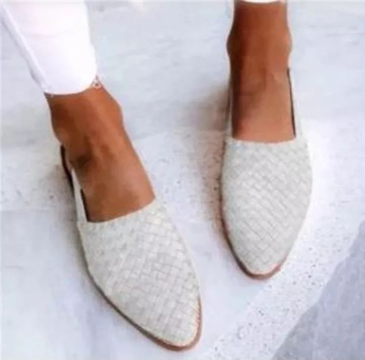 2020 verano nuevas sandalias Comercio exterior zapatos de mujer puntiagudos 40-43 tallas grandes zapatos planos zapatos de mujer verano