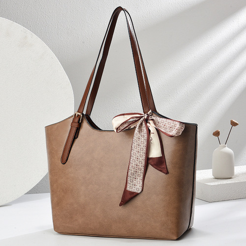Tot Bag Retro Oil Leather Women's Simple Texture Shoulder Bag Practical Commute Crossbody Bag