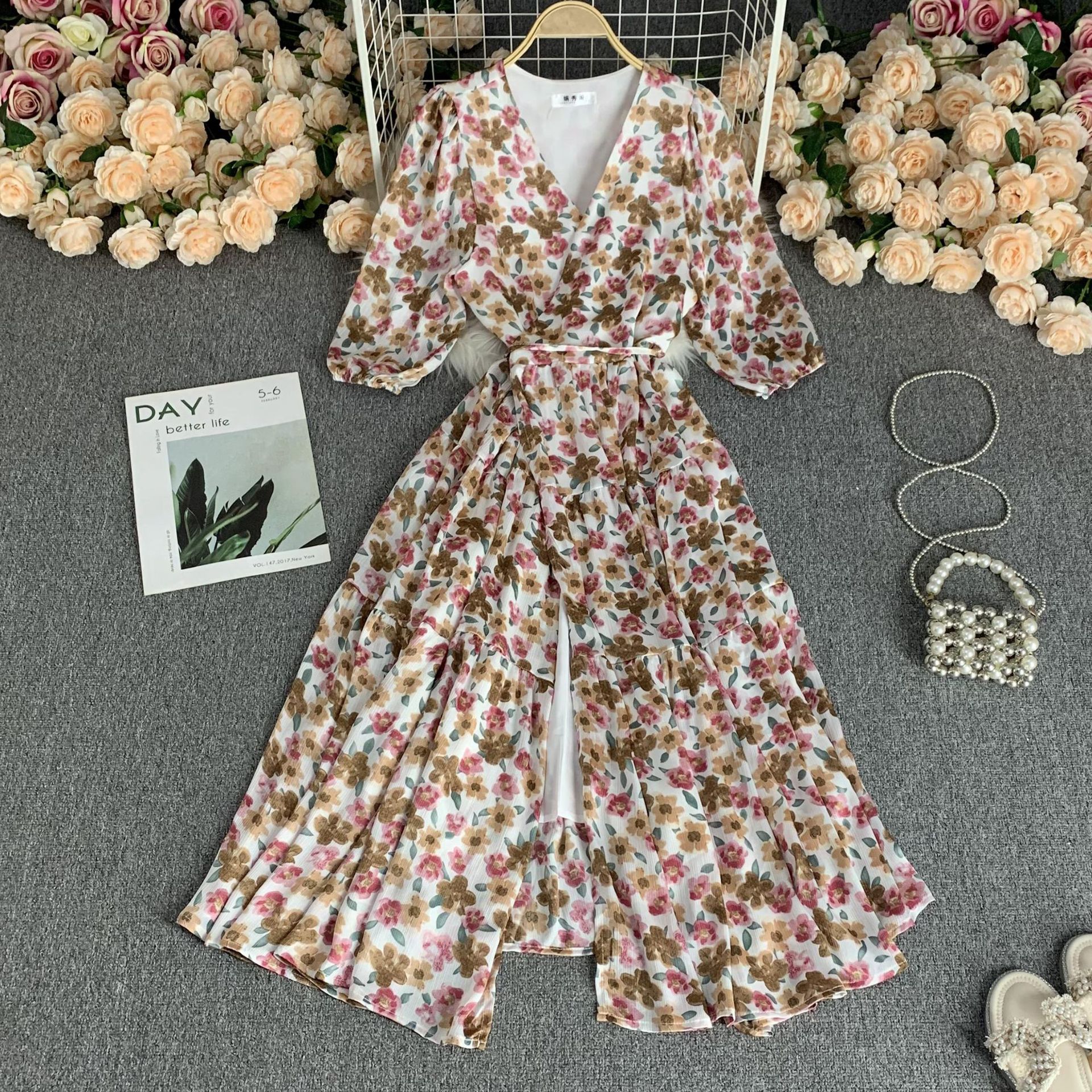 法式V领连衣裙短袖夏雪纺超火系带收腰海边度假沙滩裙过膝大摆长