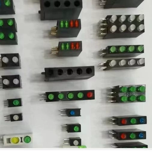 Светодиодные светильники: однорядные, двухрядные, с одним отверстием, с двумя отверстиями, с тремя отверстиями, с четырьмя отверстиями, патроны для ламп.