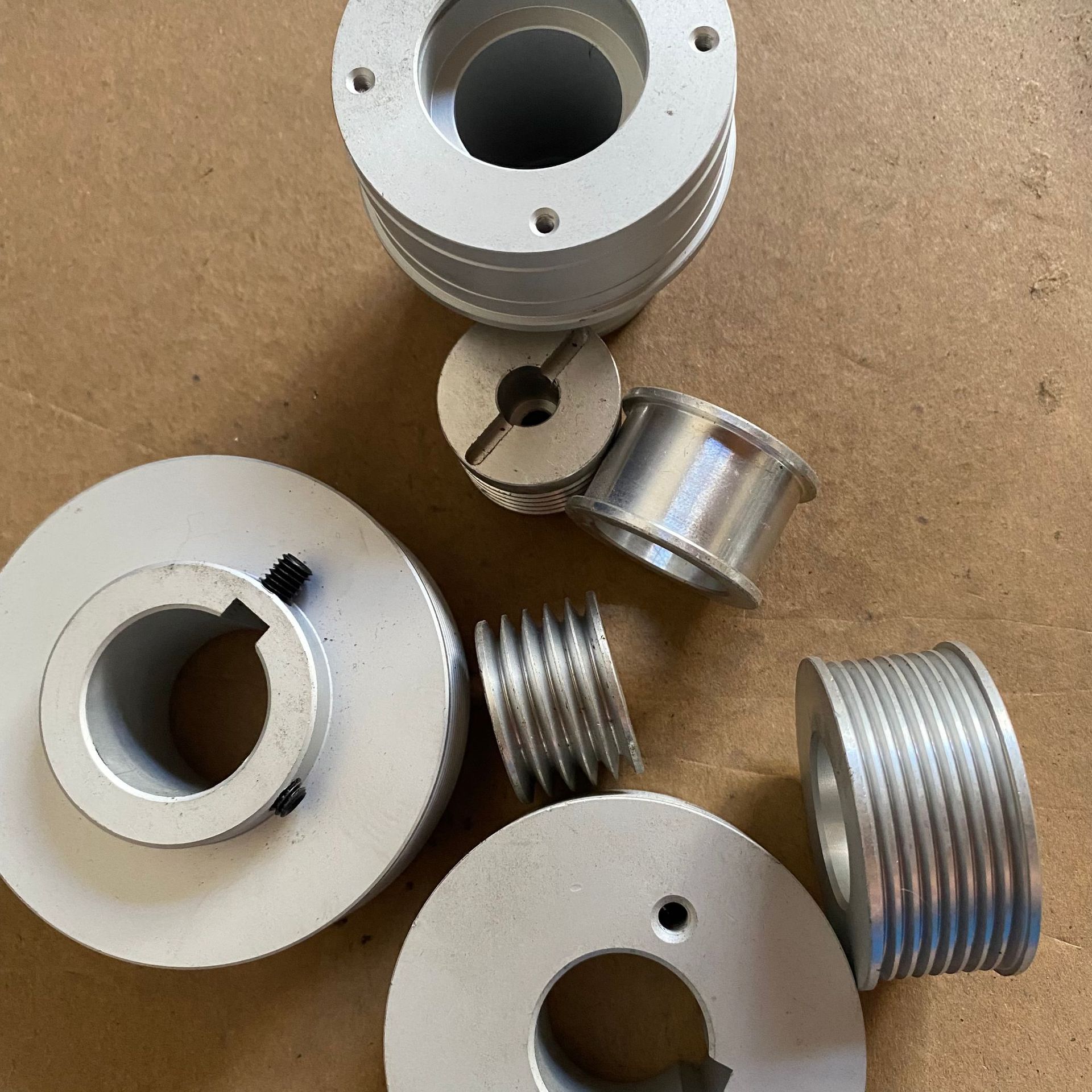 厂家供应多楔轮PJPKPLPM工业传动多槽轮三角带同步轮皮带轮轻量化