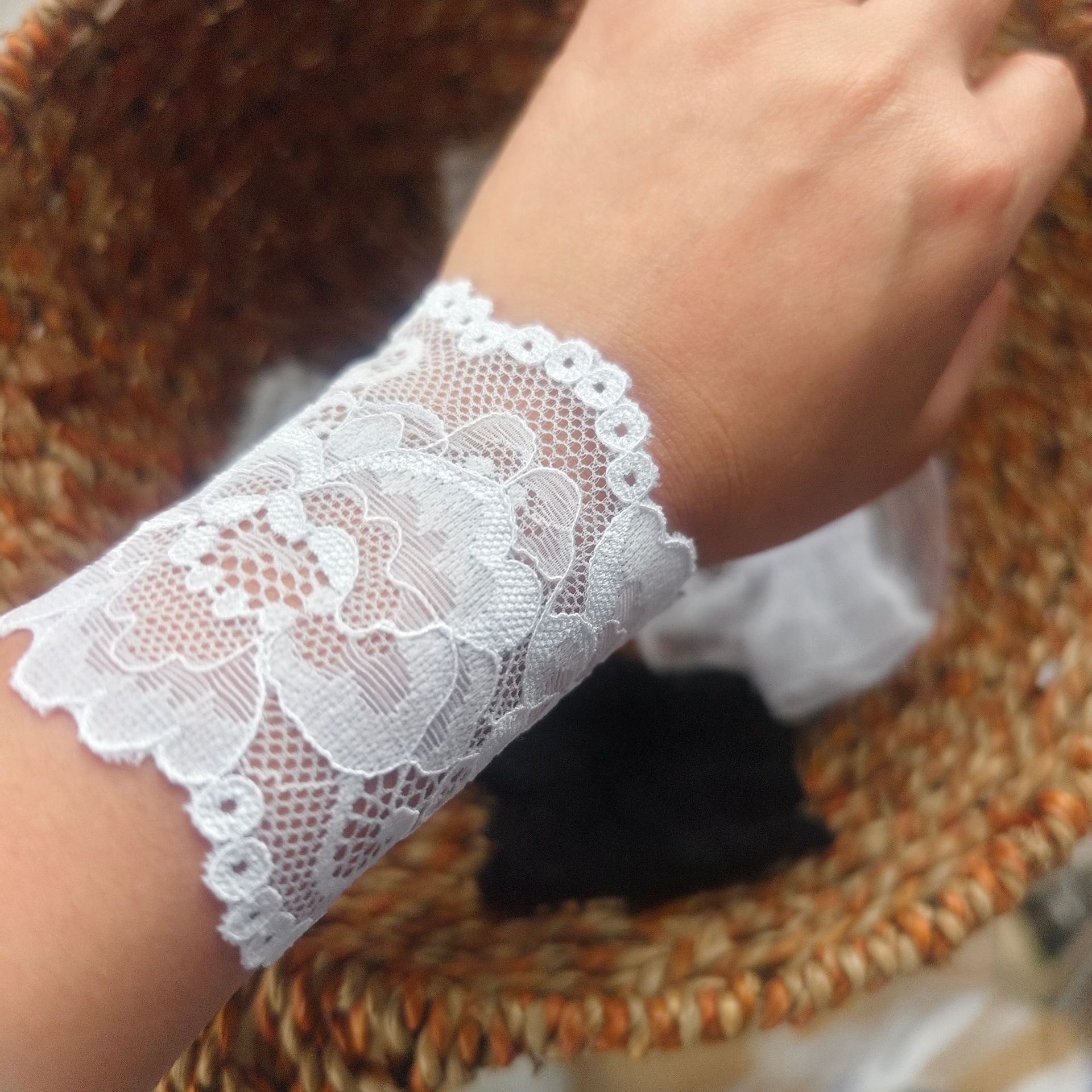 Factory direct lace cuff wrist fairy wristband lady scar cover fake sleeves live accessories wholesale