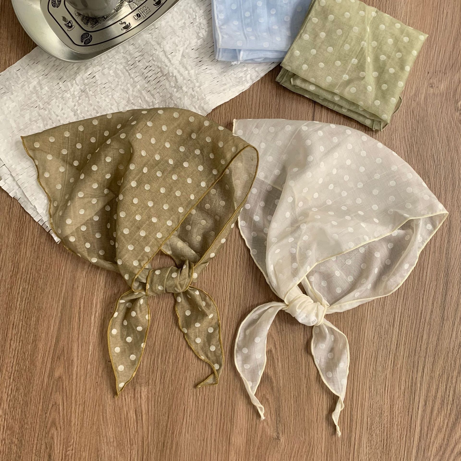 Bufanda triangular serie de verano dulce nueva bufanda protectora para el cuello nueva bufanda de punto de onda literaria transpirable bufanda de seda personalizada al por mayor