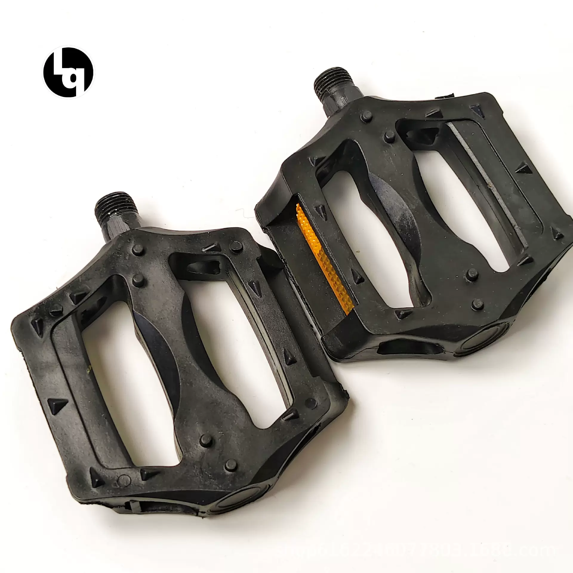 自行车脚踏山地车脚踏仿铝合金脚踏脚蹬子青少年款骑行装备批发零