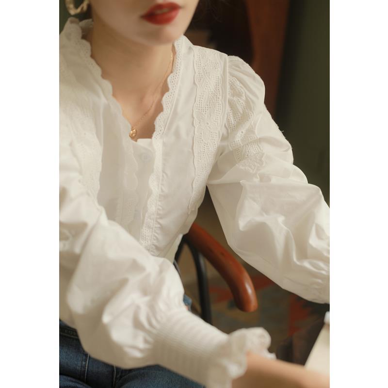 White Lace Shirt for Women Spring and Autum 2024 French Retro Palace Style V-Neck Puff Sleeve Elegant Top