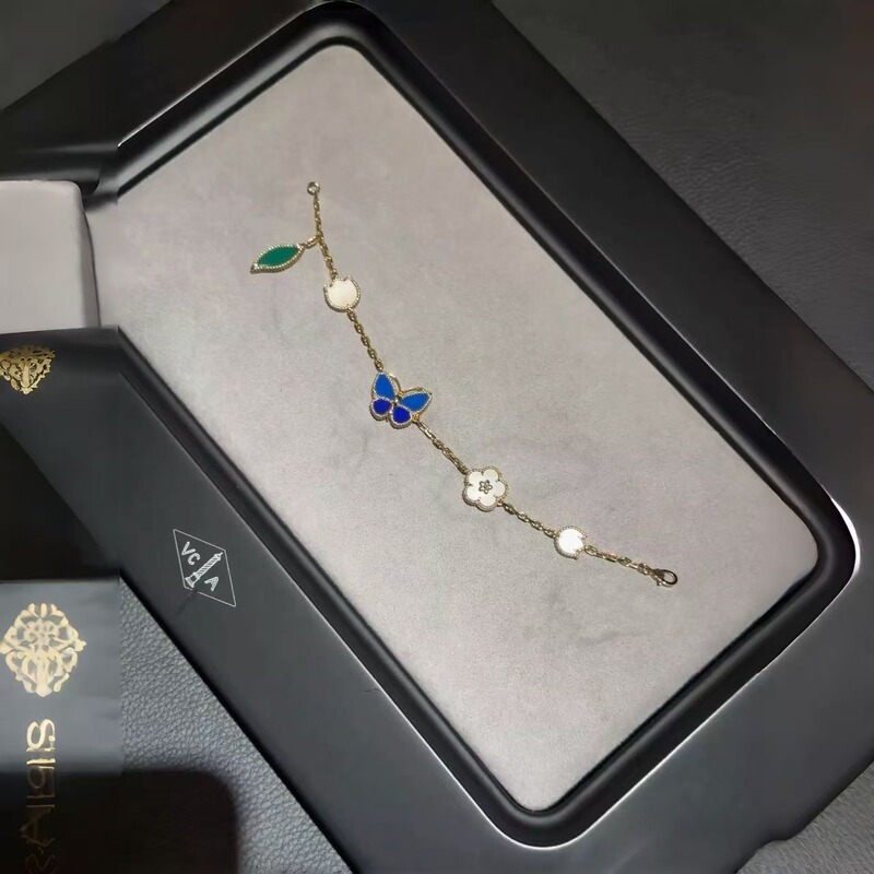 New Lucky Set V-Gold Butterfly Four-Leaf Clover Bracelet for Women, Plated with 18K Gold, Mother-Of-Pearl Green Leaf, Light Luxury, Stackable, Niche Design New Lucky Set V-Gold Butterfly Four-Leaf Clover Bracelet for Women, Plated with 18K Gold, Mother-Of-Pearl Green Leaf, Light Luxury, Stackable, Niche Design