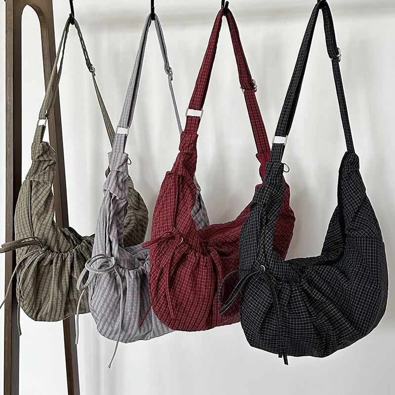 Korean Fashion Plaid Shoulder Bag 2025 New Large-Capacity Retro Commuter Crossbody Bag Niche Western Style Dumpling Bag Korean Fashion Plaid Shoulder Bag 2025 New Large-Capacity Retro Commuter Crossbody Bag Niche Western Style Dumpling Bag