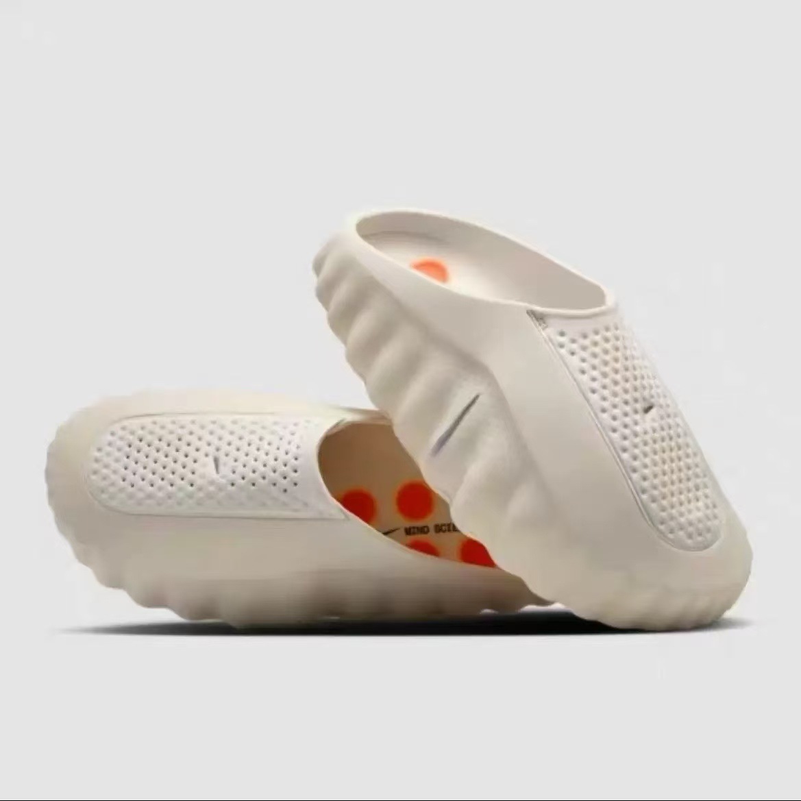 Zuecos deportivos casuales cómodos de estilo europeo y americano, con suela gruesa y aumento de altura, modelo Mind 001, de Putian, para comercio exterior.