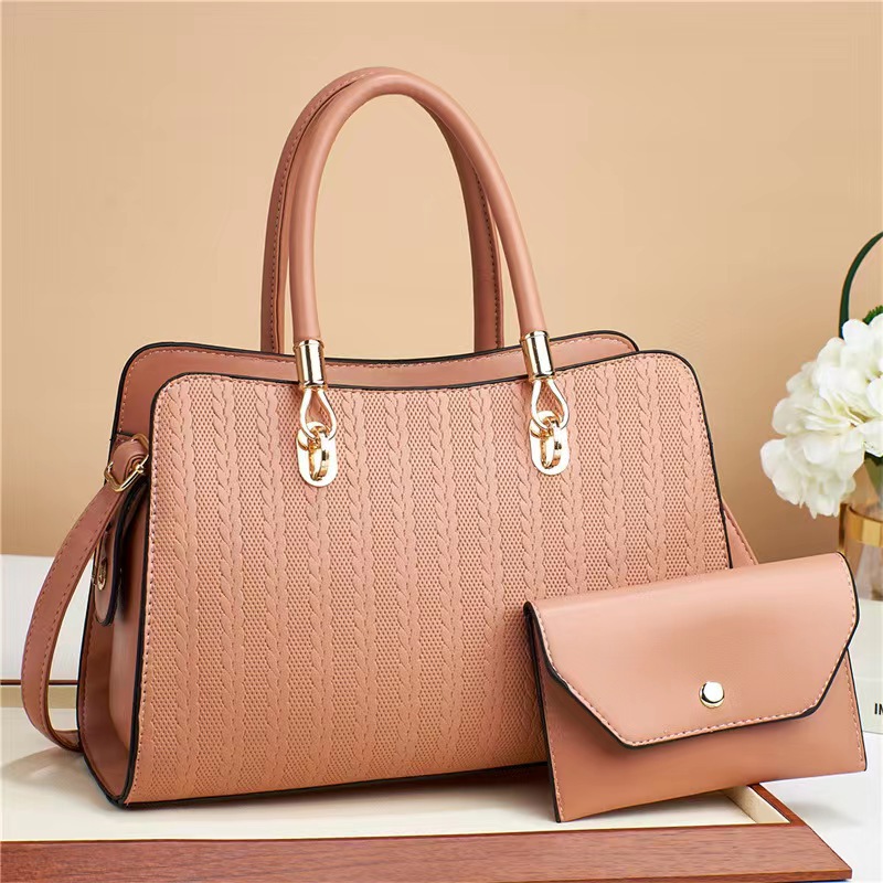 Women's Large Pu Leather Solid Color Vintage Style Classic Style Square Zipper Crossbody Bag display picture 6