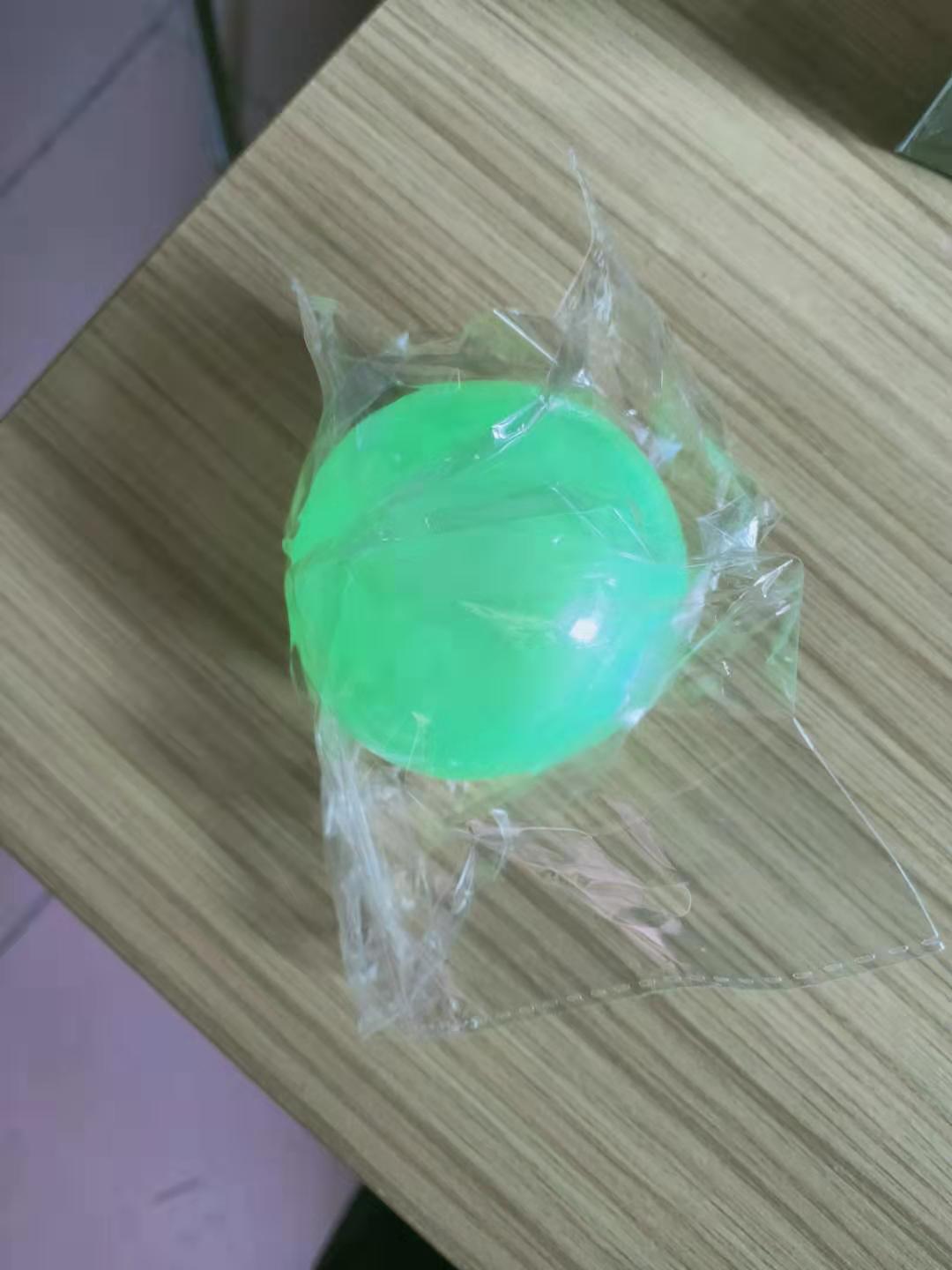 Tiktok mismo estilo pared pegajosa bola luminosa Bola de techo diversión pegajosa bola objetivo pegajosa Bola de ventilación de juguete