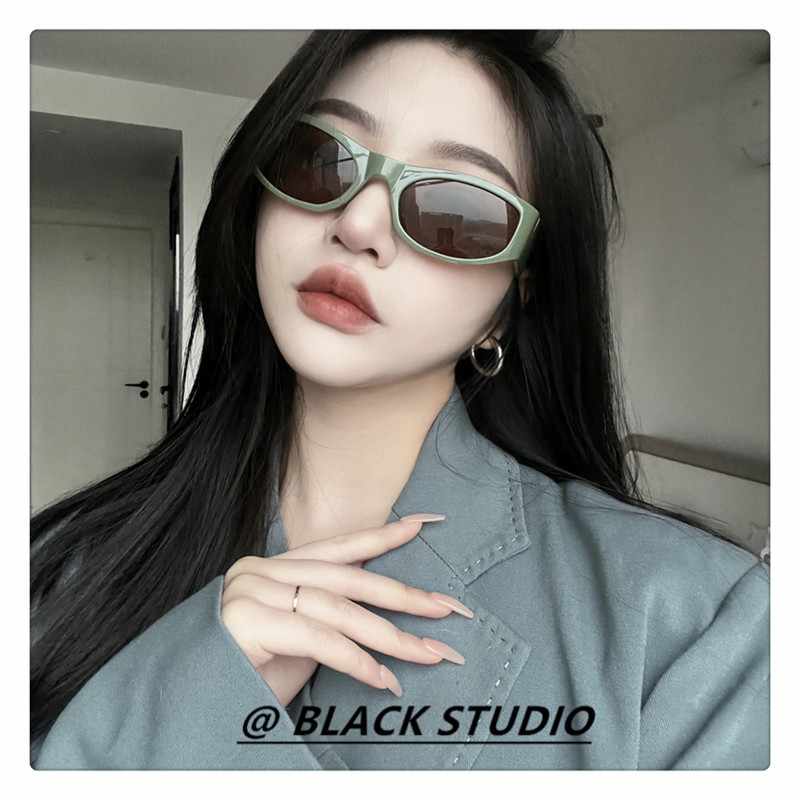 Personalizado y2g hip hop gafas de sol verde oscuro 2022 nuevo pequeño marco gafas de sol de moda europea y americana retro gafas de sol para mujeres