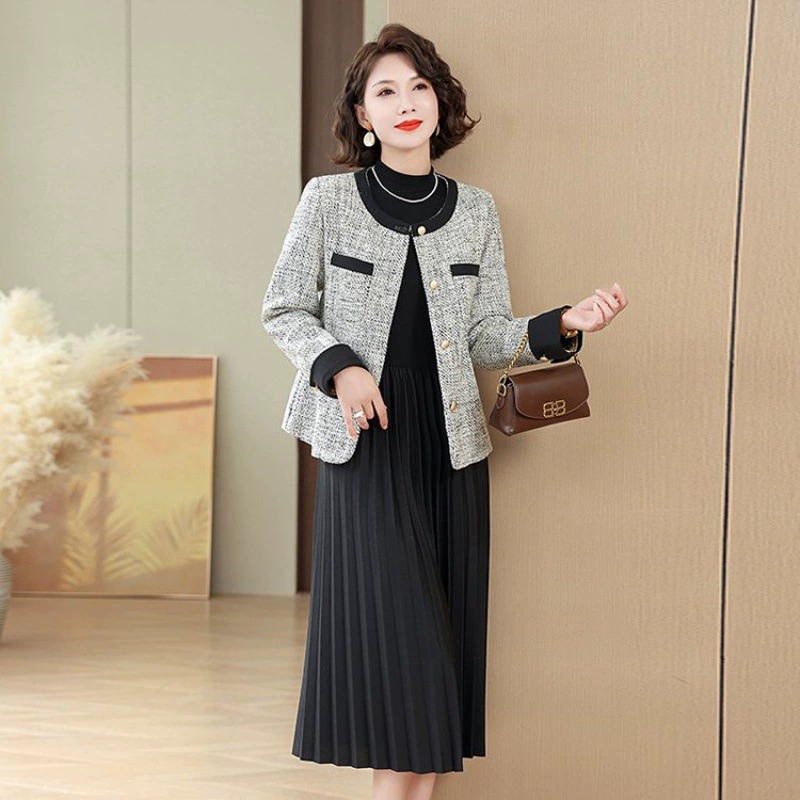 Мама средних лет одеваются в маленькое ароматное пальто для женщин весна осень 2024 новый набор из двух частей женский французский темперамент