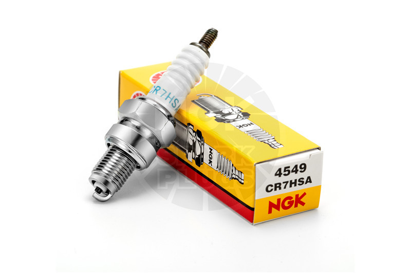 Suitable for Haojue, Suzuki, Yamaha, Chunfeng scooters, NGK spark plugs CR7HAS/D8EA/CPR8EA9
