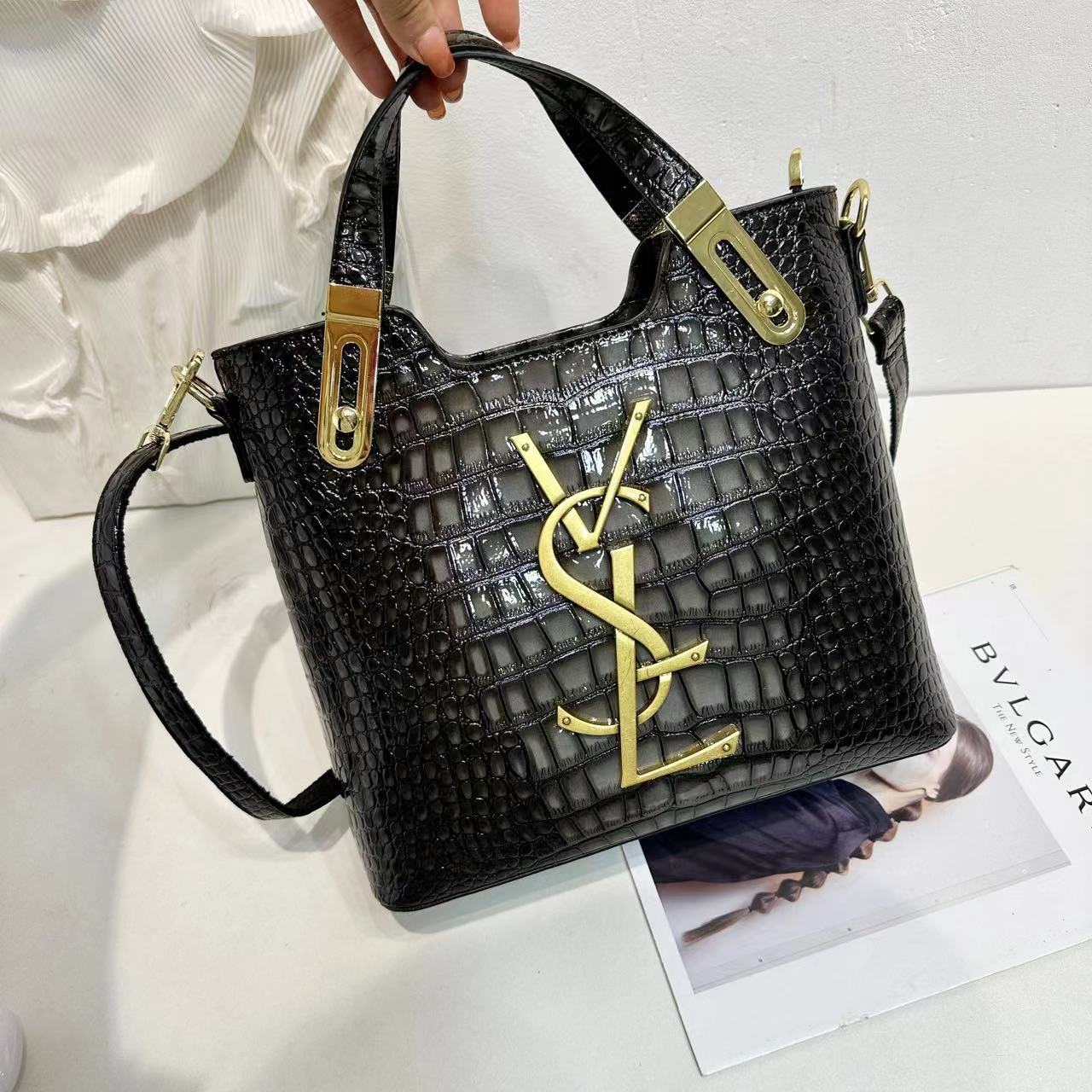 2025 nueva bolsa de gran capacidad marca de bolsos de madres de mediana edad bolsos de cuero atmósfera bolsos de hombro de mujer bolsos de mano