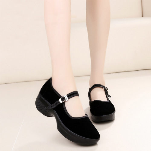 Spring dance shoes for women square dance mom shoes old Beijing bottom comfortable soft wedge heel work etiquette black cloth shoes