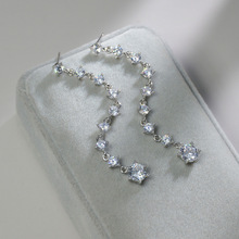 韩国时尚气质高级感大网红长款耳环新款AAA锆石镶嵌时尚简约耳饰