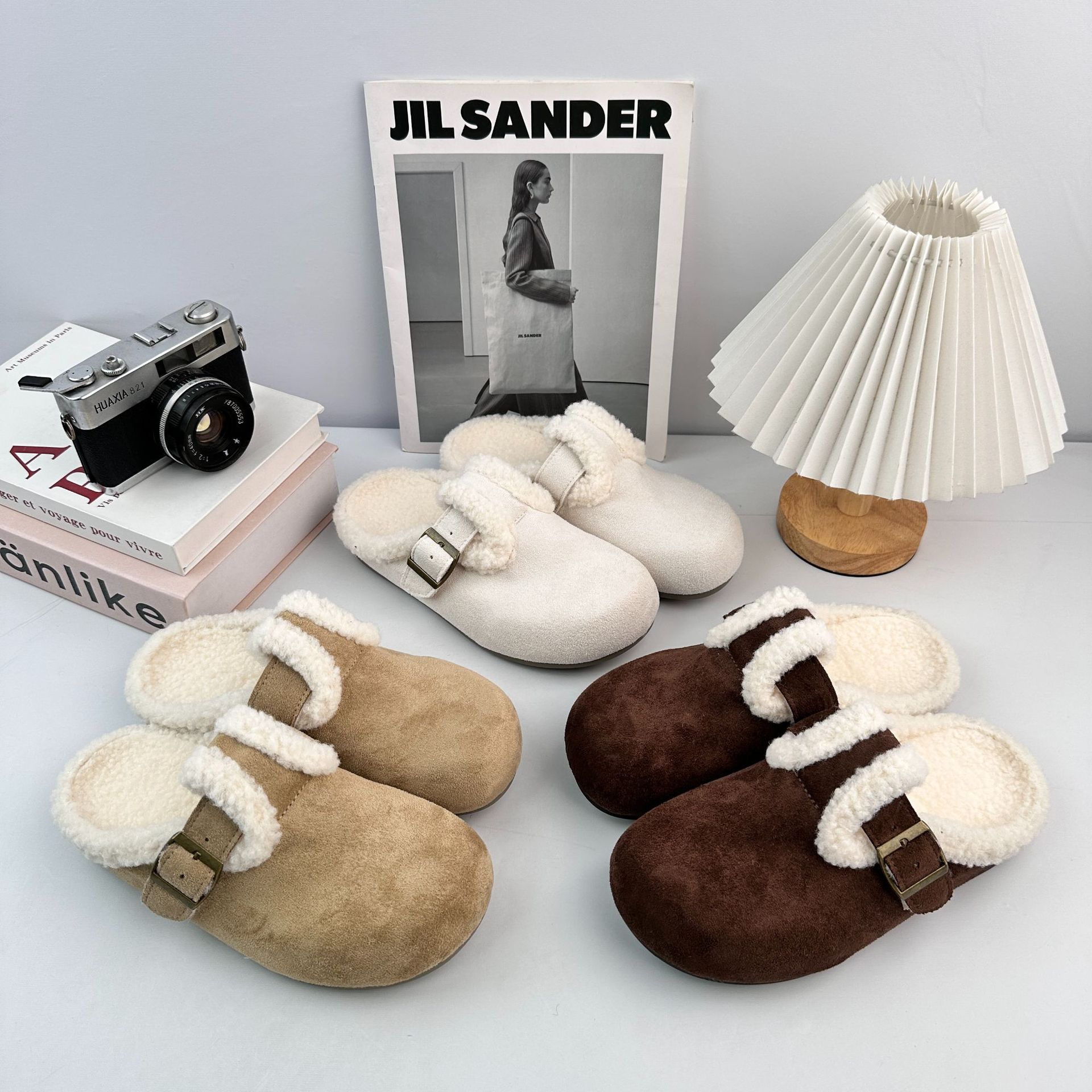 Yuanbo 2025 otoño y invierno nuevo estilo de moda con zapatillas de terciopelo, zapatillas de algodón vintage Burken perezosas image 1