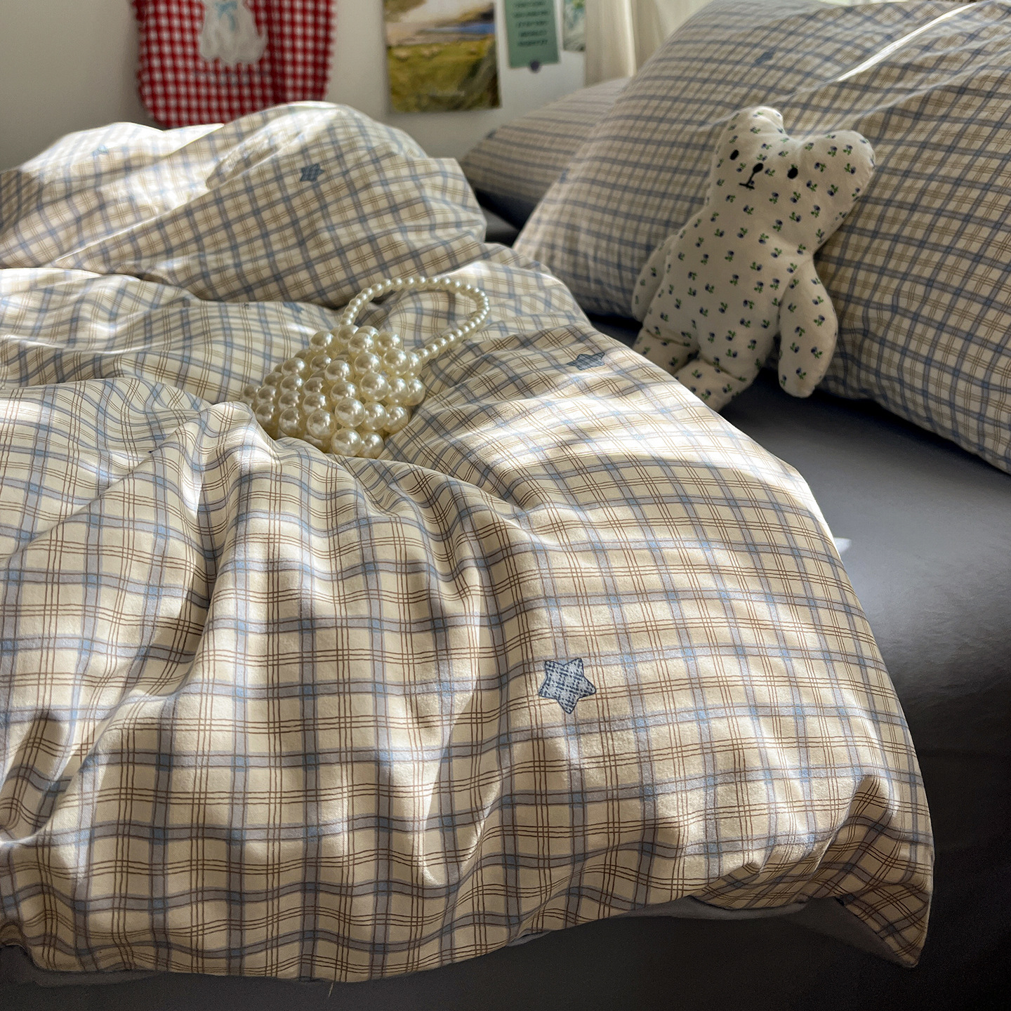 Una clase de cama ultra suave cuatro piezas de grado madre-infantil puede dormir desnudo sábanas cubierta de cama dormitorio de estudiantes tres piezas