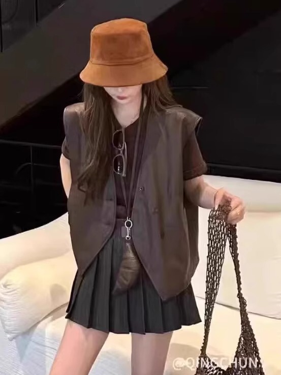 韩版时尚V领无袖PU皮马甲女2025秋季新款设计感叠穿坎肩马夹外套|undefined