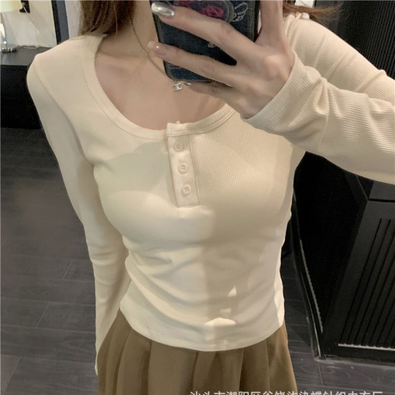 Square neck brushed warm long-sleeved base T-shirt with chest pads, Korean style, new button design, solid color, autumn and winter, slimming and flattering.