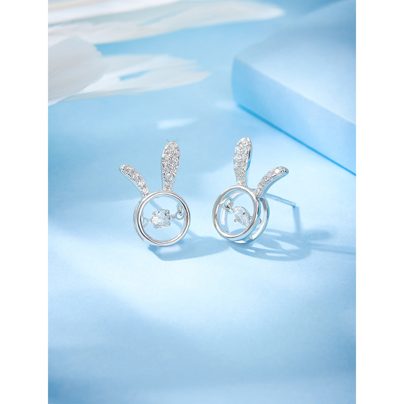 Pendientes de conejo de plata esterlina S925 diseño de nicho femenino sentido pequeño animal pequeño agujero de oreja incrustado de diamantes pendientes inteligentes pendientes