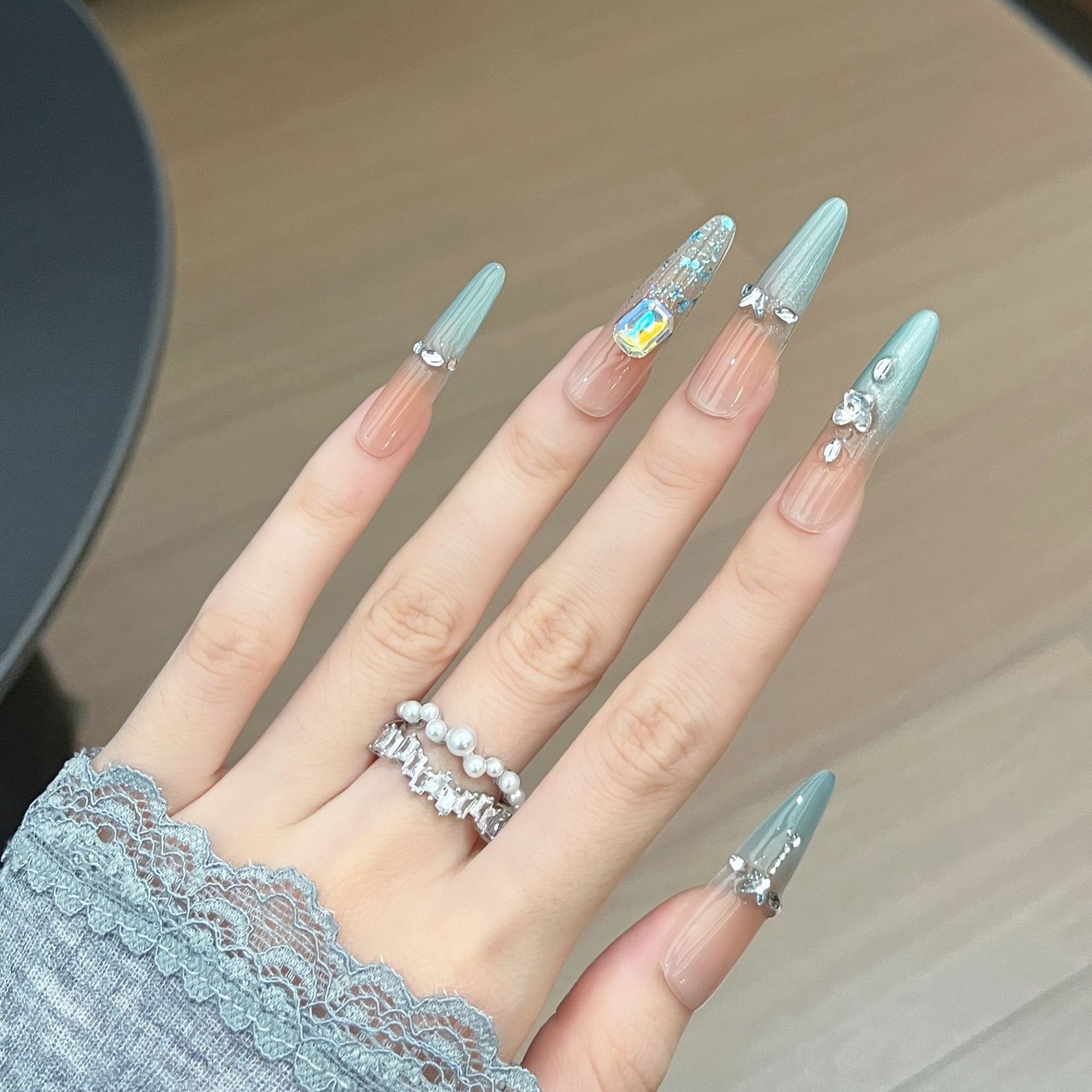 Ojos de gato puros hechos a mano para usar uñas largas delgadas perros manicure parches de uñas de alta calidad manicure al por mayor fabricantes