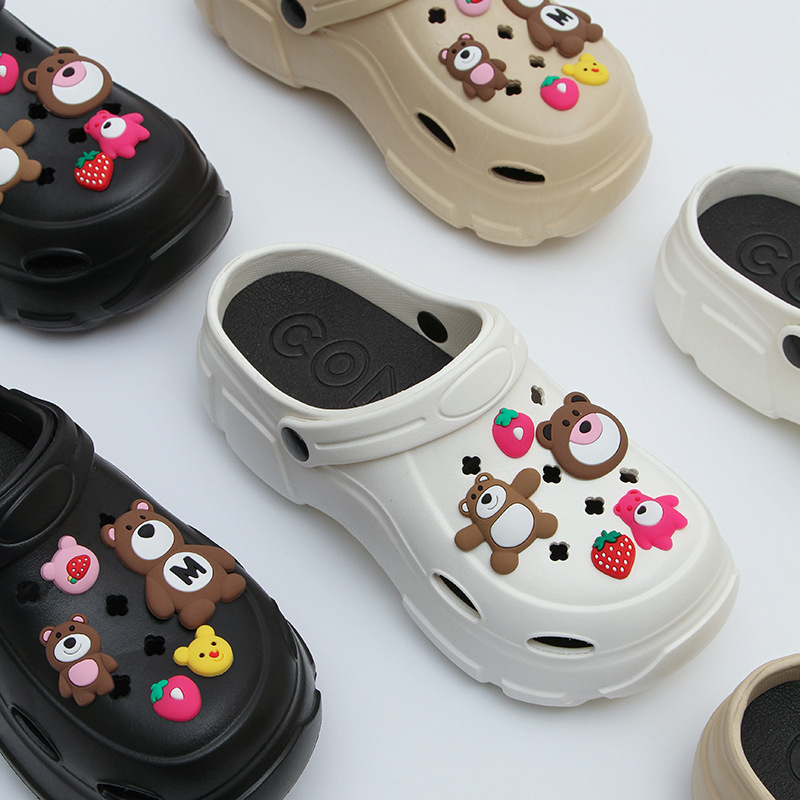 Thick-Soled Clogs for Summer 2026, New Wedding Essential, Platform Height-Increasing Beach Sandals and Slippers for Women