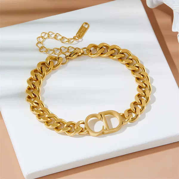 European and American French retro titanium steel non-fading CD letter necklace clavicle chain 18K bracelet High sense temperament jewelry