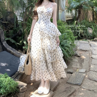 “羅馬假日”法式度假溫柔波點收腰顯瘦時尚吊帶連衣裙蓬蓬長裙