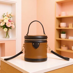 �羳؛ԴCANNES �p����Ƥ�ϻ��lؔͰ ƴɫˮͰ���μ�б������Ů��
