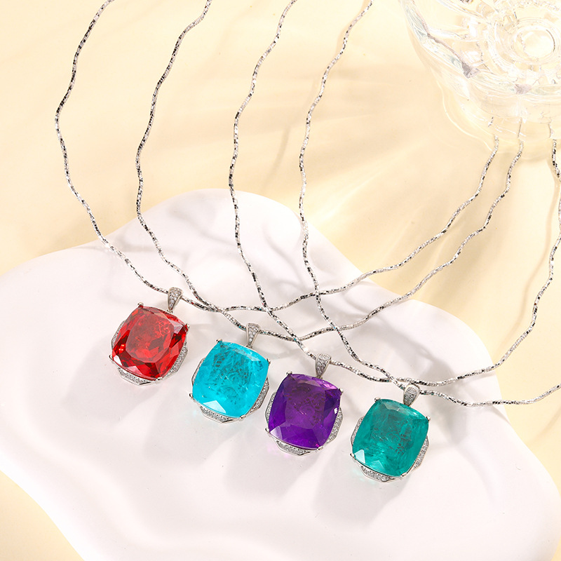 2024 nuevo estilo Zhuang Shengsheng joyería fondo de cobre chapado en oro simulación color tesoro gordo rectangular 20*23 collar colgante de moda