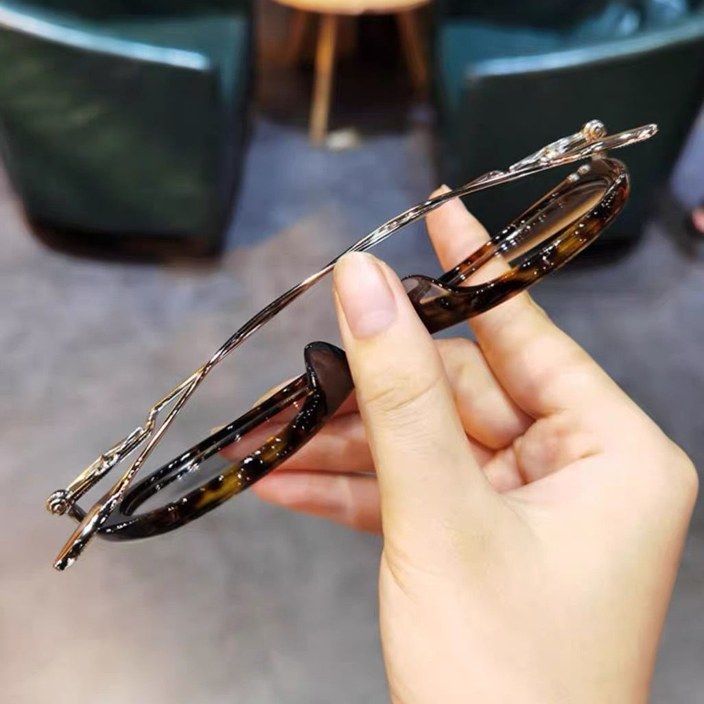 Nuevas gafas de ojo de gato anti-luz azul de alta calidad para personas de mediana edad con el mismo tipo de gafas de lectura de periódicos