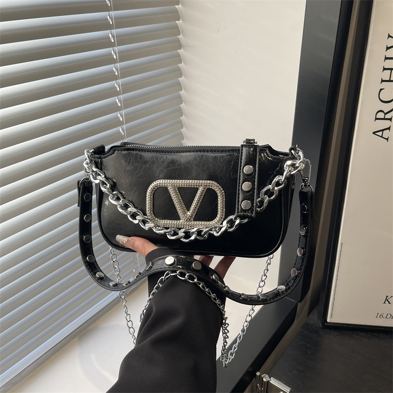 Unique design, casual shoulder bag, trendy new style, 2026 autumn collection, personalized small square bag for women