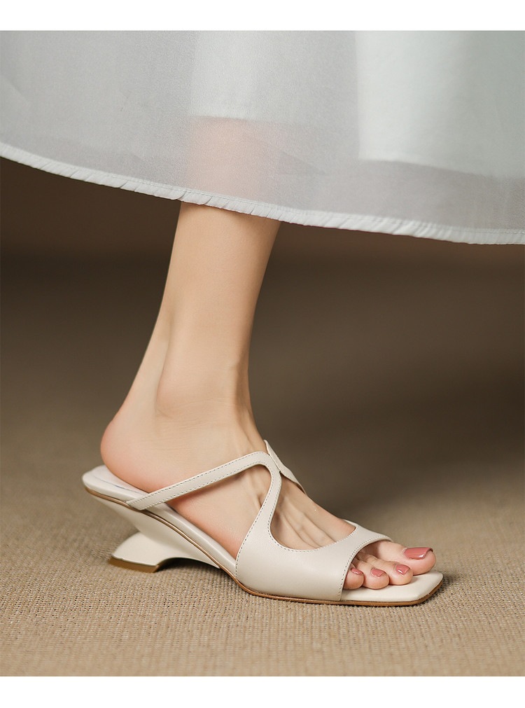 Sandal nữ da bò mũi vuông hở ngón gót lạ mắt — màu đen, màu trắng ngà, bạc chi tiết 15