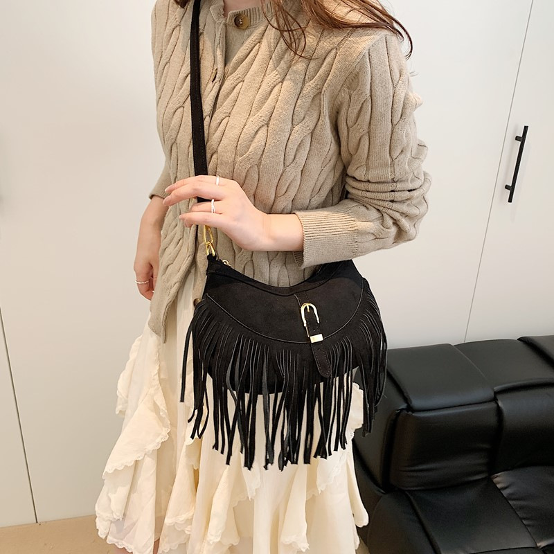 American Retro Deerskin Tassel Bag For Women 2025 Autumn New Maillard Saddle Bag Ethnic Style Shoulder Crossbody Bag - Thumbnail 4