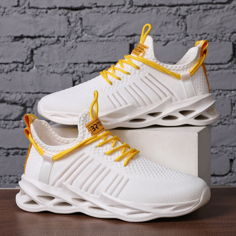 Quanzhou source factory direct supply of fly-knit running shoes, breathable, trendy, fashionable, large-size casual sports shoes for men Quanzhou source factory direct supply of fly-knit running shoes, breathable, trendy, fashionable, large-size casual sports shoes for men